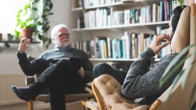 How does Molfa provide psychological consultations - фото 1